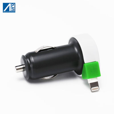 OEM ODM IPhone Car Power Adapter 3 USB Car Charger With Retractable Lightning Cable